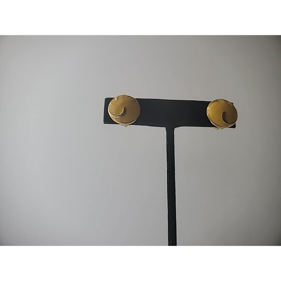 Vintage Earrings Clip On Yellow Round Gold Tone Swirl Accents Jewelry Costume - Picture 5 of 13